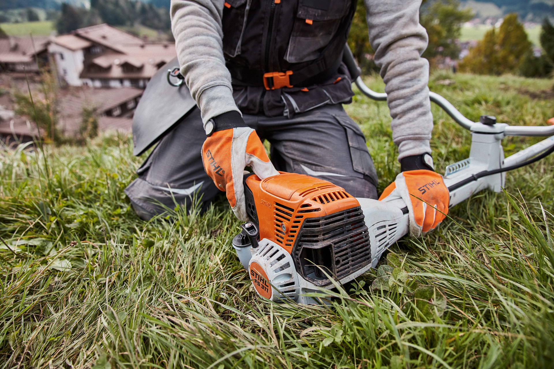 Стартиране на бензинов храсторез STIHL FS 311