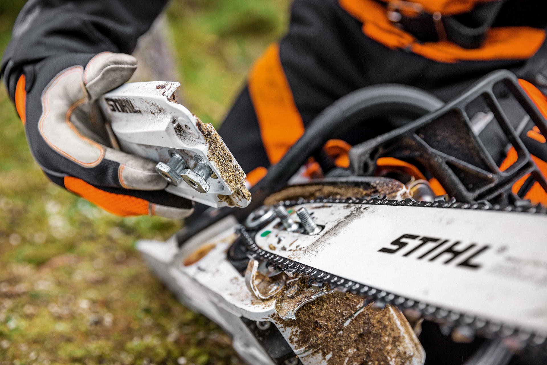 Техническо обслужване на бензинов верижен трион STIHL MS 261 C-M 