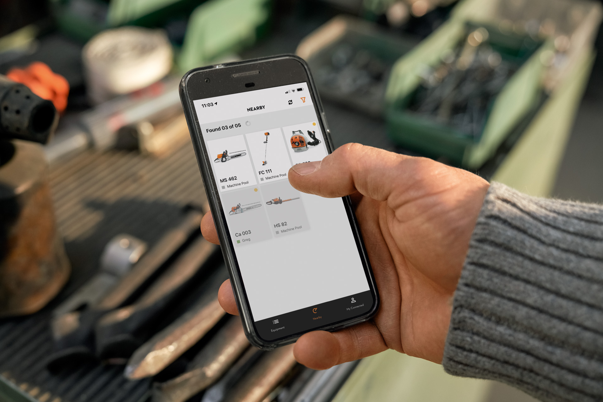 Приложението STIHL Connected се използва на смартфона